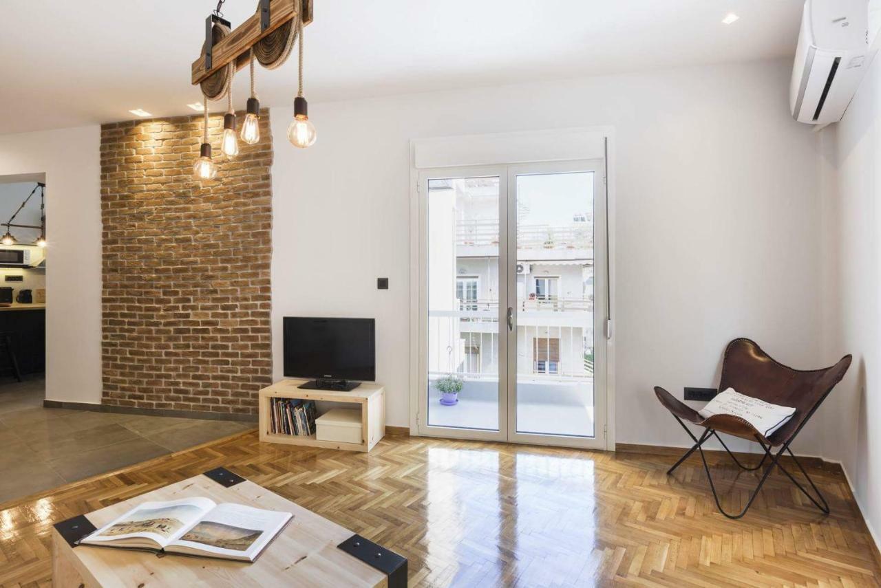 Atmospheric Apartment Near Acropolis By Cloudkeys アテネ エクステリア 写真